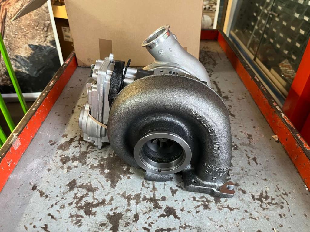 Volvo REMAN TURBOCHARGER Photo 2