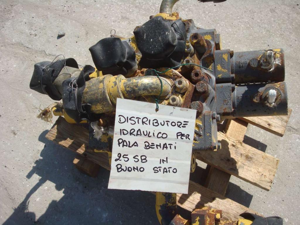Distributeur hydraulique pour Benati 25SB Photo 1