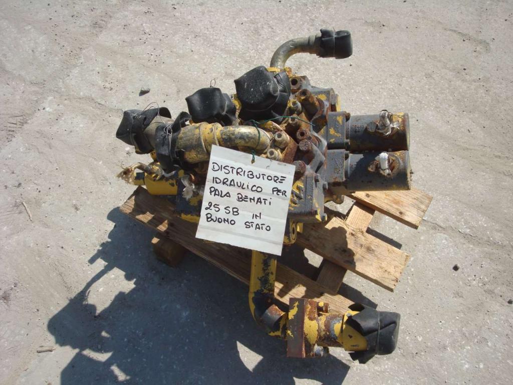 Distributeur hydraulique pour Benati 25SB Photo 3