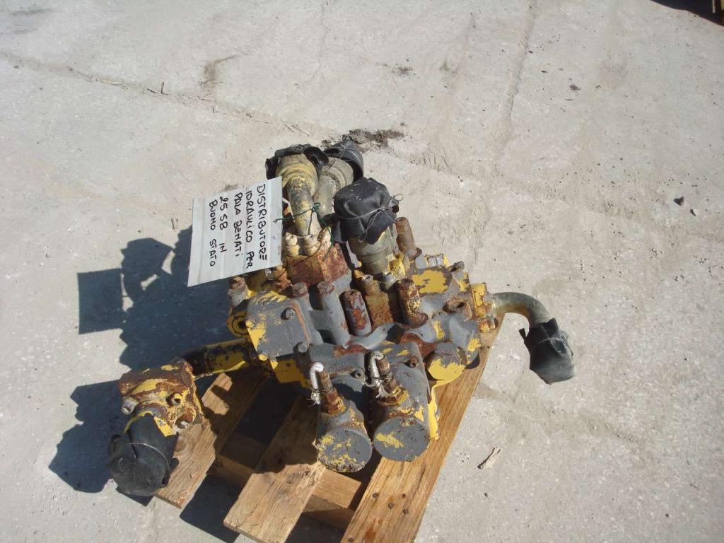 Distributeur hydraulique pour Benati 25SB Photo 4