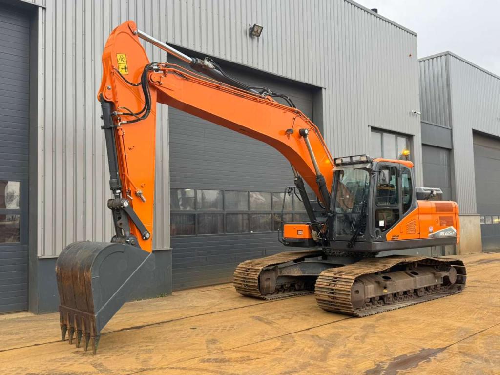 Doosan DX225LC-7 Photo 2