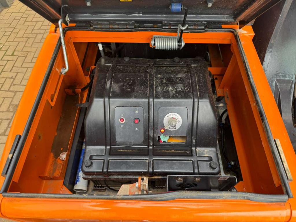 Doosan DX225LC-7 Photo 30