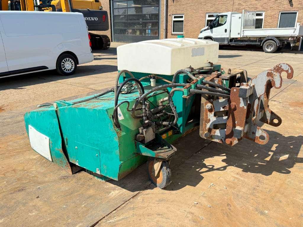 SMB UKM 2.5 - Sweeper / Kehrmaschine / Veegmachine Photo 5