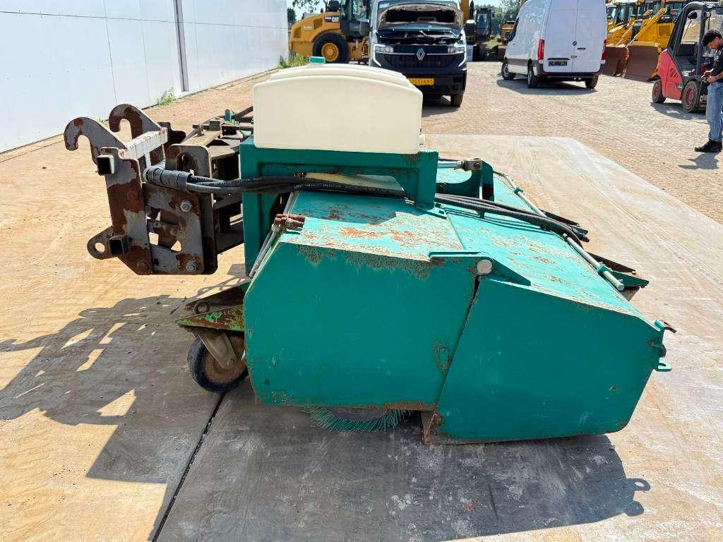 SMB UKM 2.5 - Sweeper / Kehrmaschine / Veegmachine Photo 9
