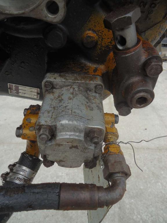Pompe hydraulique d'embrayage de direction pour Fiat Allis FL9 Photo 1