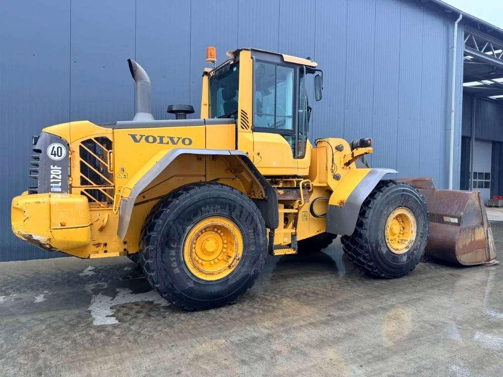 Volvo L120F Photo 4