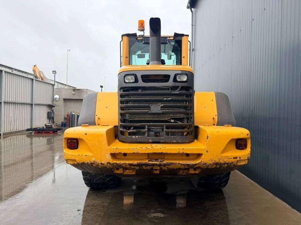 Volvo L120F Photo 7