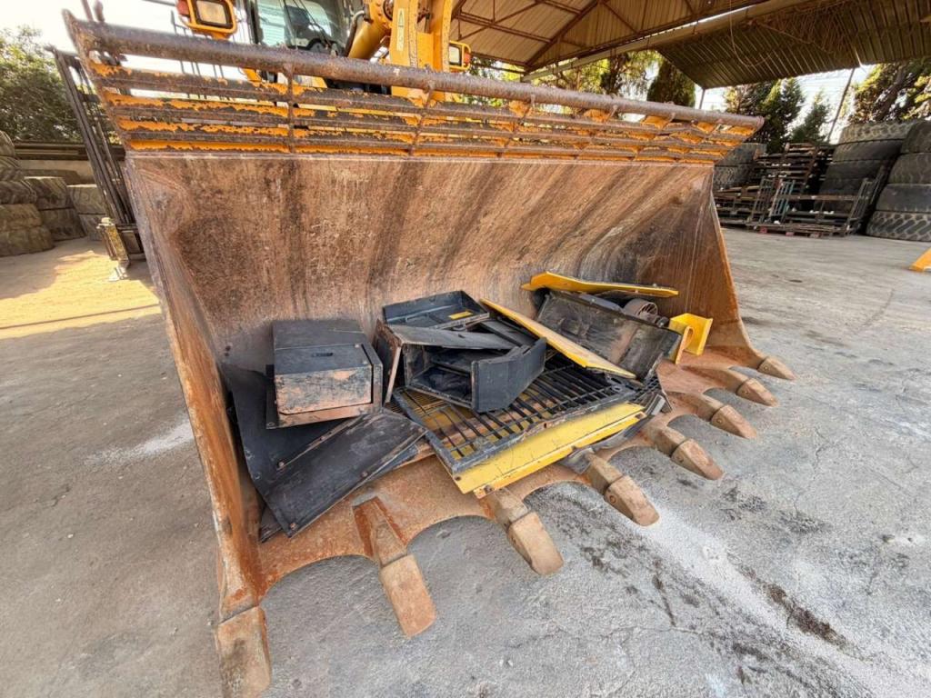 Komatsu WA500-6 Photo 1