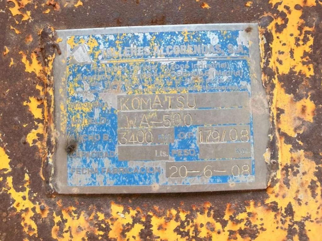 Komatsu WA500-6 Photo 3