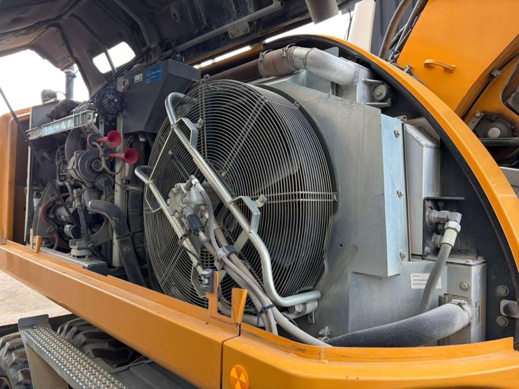 Liebherr A918 Photo 18