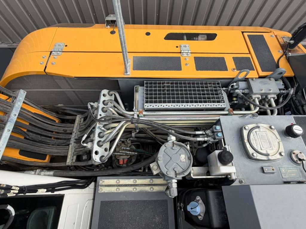 Liebherr A918 Photo 24