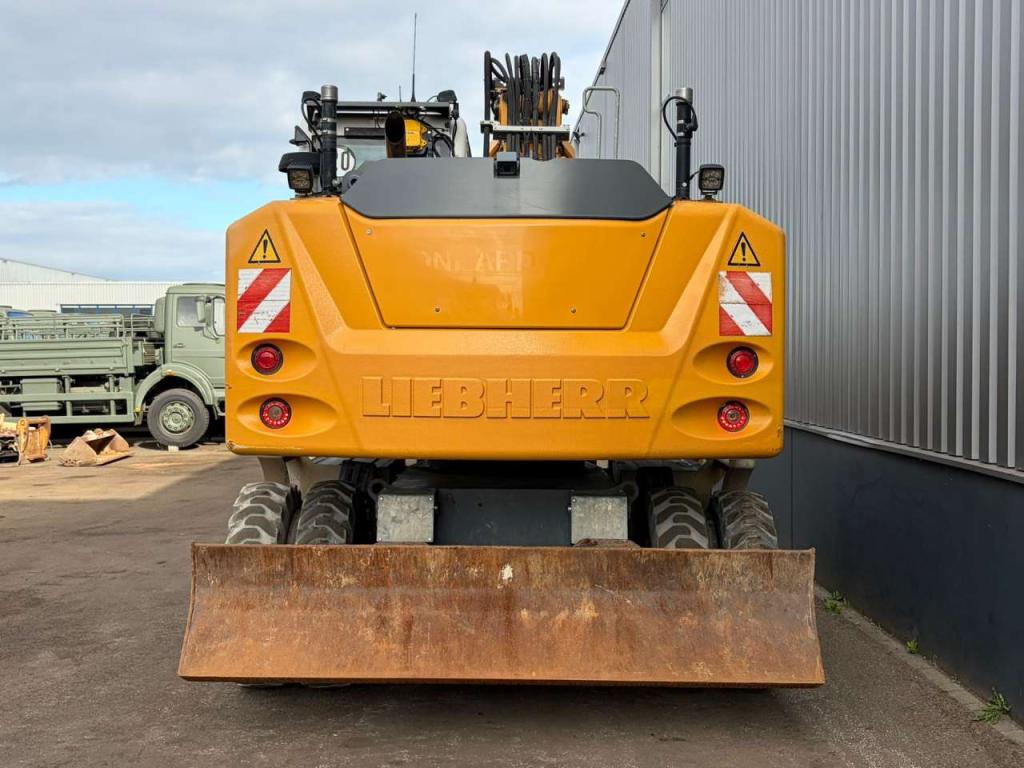 Liebherr A918 Photo 4