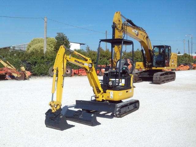 Komatsu PC16R-3HS Photo 1