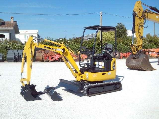 Komatsu PC16R-3HS Photo 4