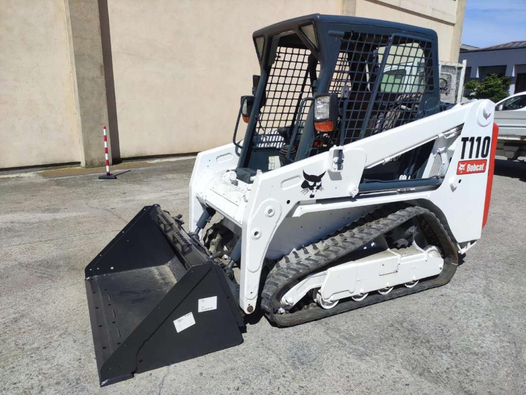 Bobcat T110 Photo 1