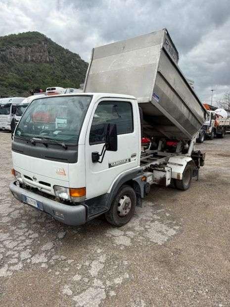 Nissan Cabstar Photo 9