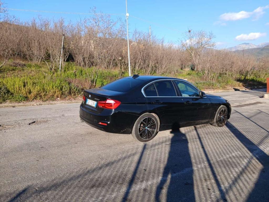 BMW SERIE 3 MODELLO 320D Photo 17
