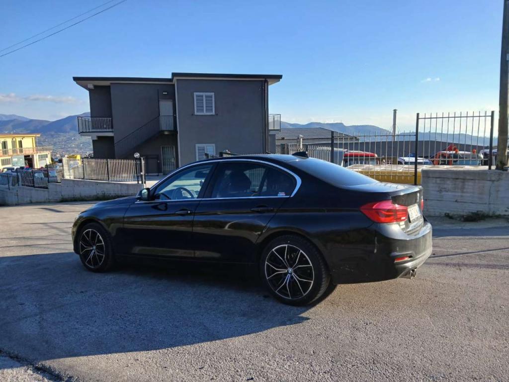 BMW SERIE 3 MODELLO 320D Photo 4