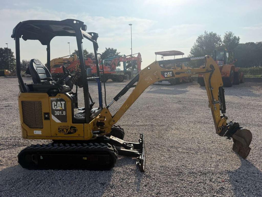 Caterpillar 301.8 Photo 4