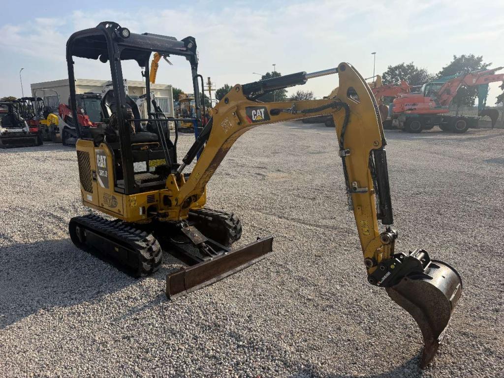 Caterpillar 301.8 Photo 5