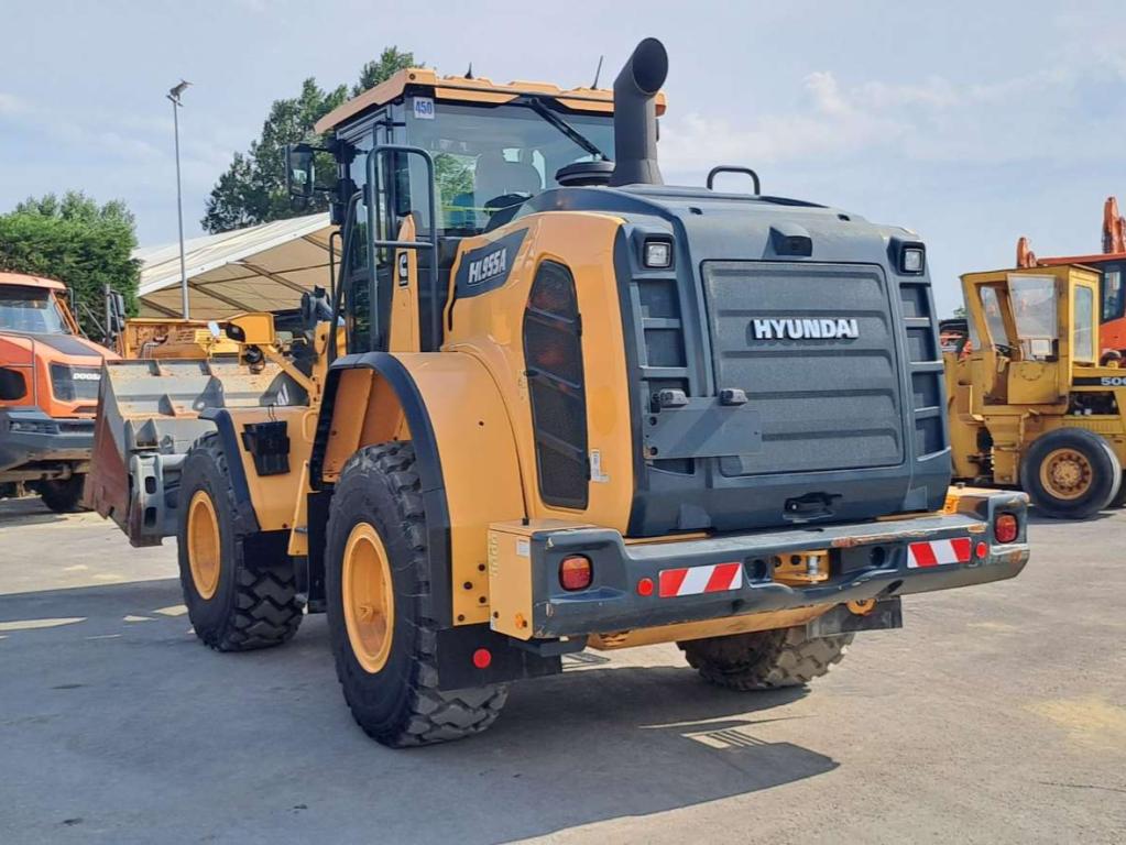 Hyundai HL955A Photo 3