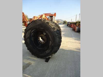 Pneu avec jantes pour MISURA 17.5 R25 en vente par OLM 90 Srl