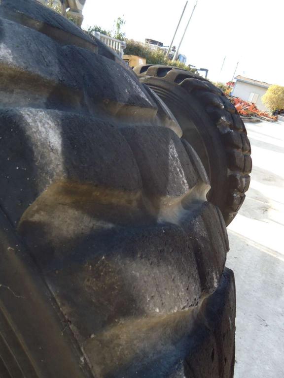 Pneu avec jantes pour MISURA 17.5 R25 Photo 4