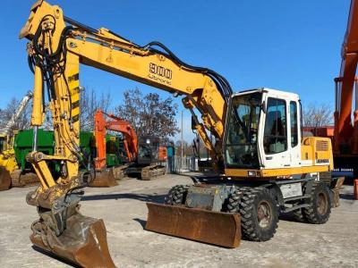 Liebherr A900B Litronic en vente par Massucco T. Srl