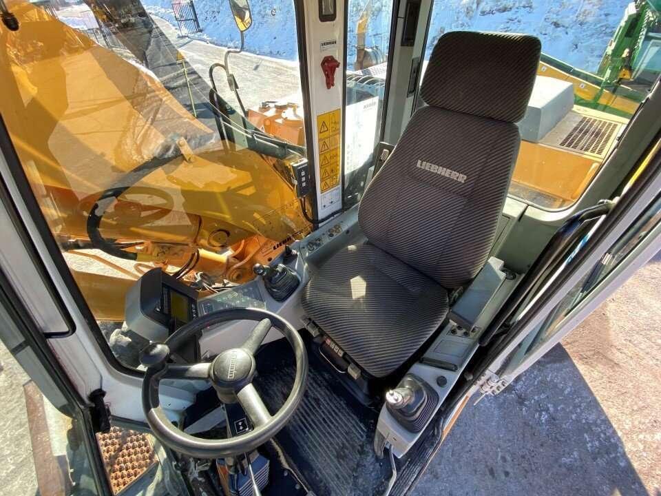Liebherr A900B Litronic Photo 7