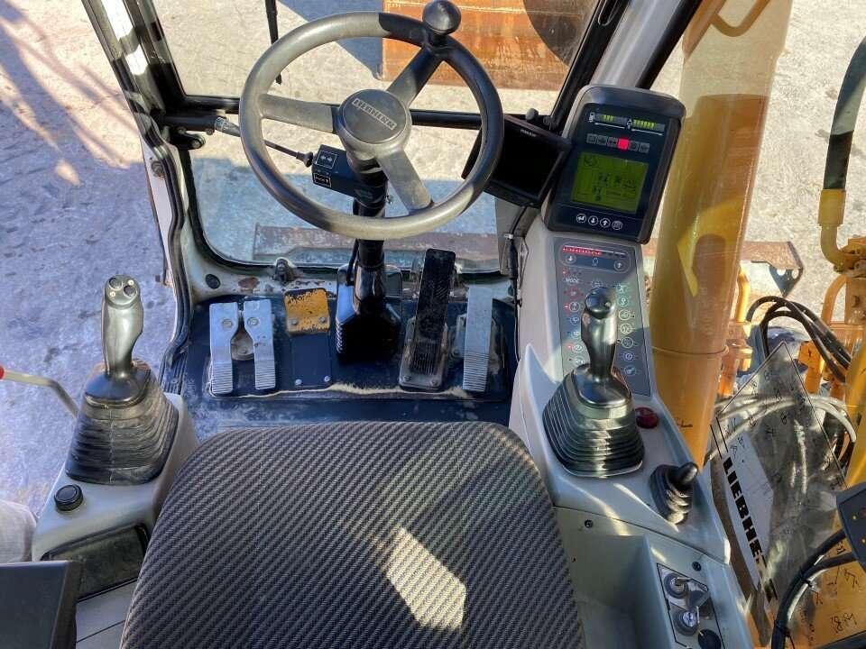 Liebherr A900B Litronic Photo 9
