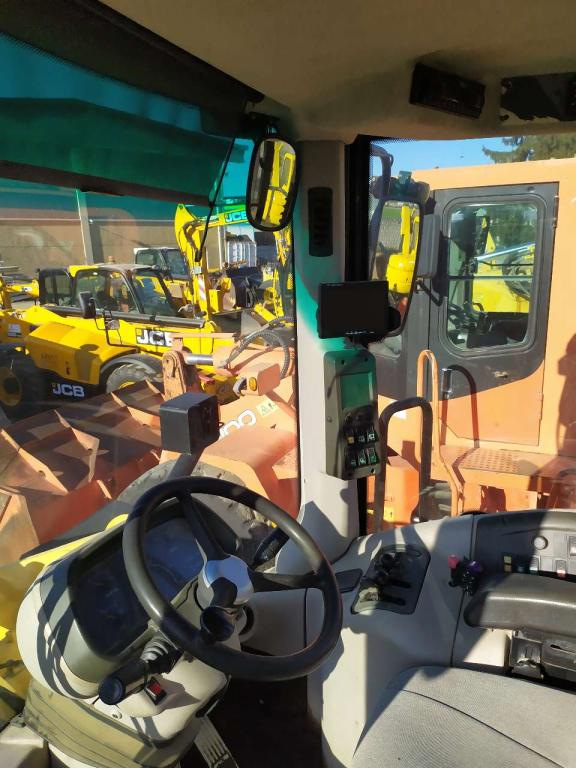 New Holland W190 Photo 9