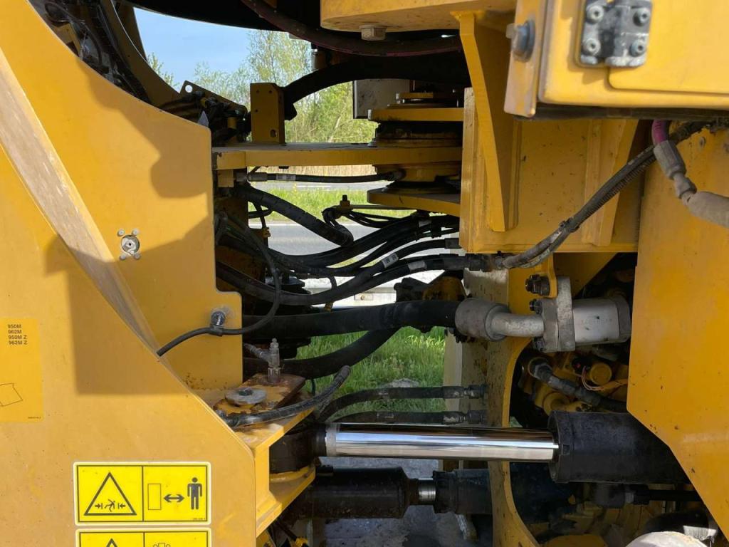 Caterpillar 962M Photo 17