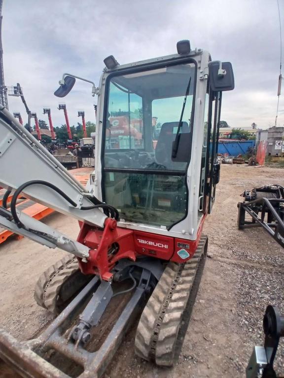 Takeuchi TB230 Photo 6