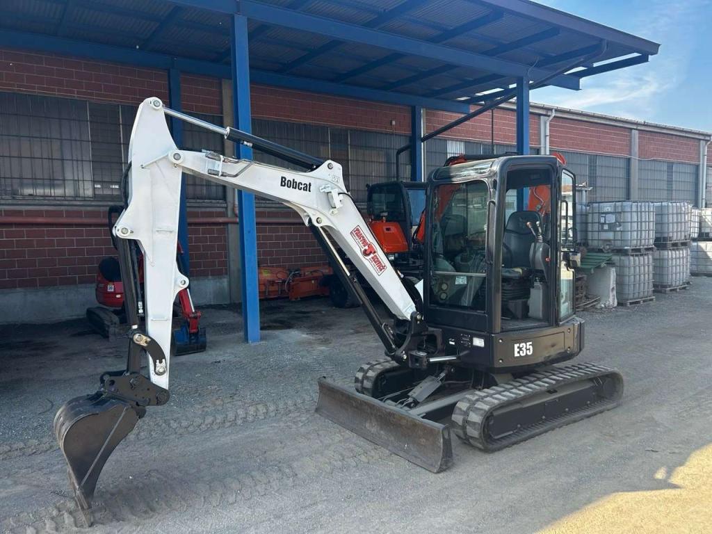 Bobcat E 35 Photo 1