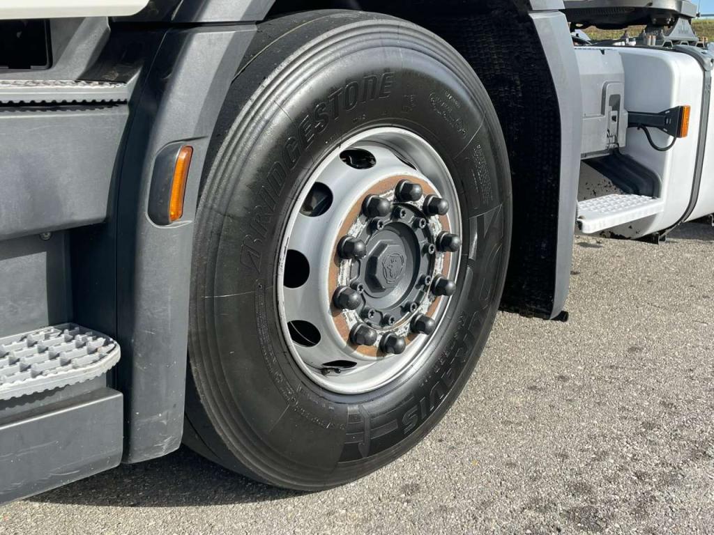 Scania P450 A4X2NA Photo 10