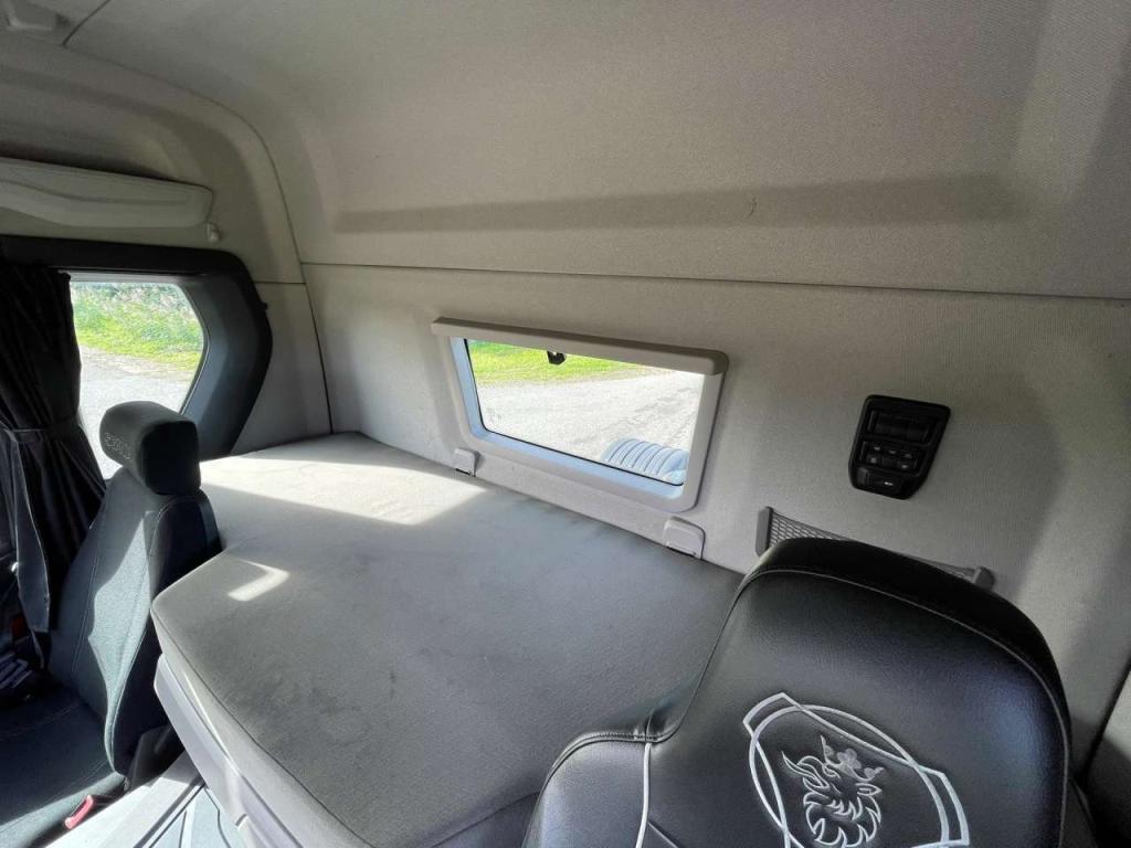 Scania P450 A4X2NA Photo 26