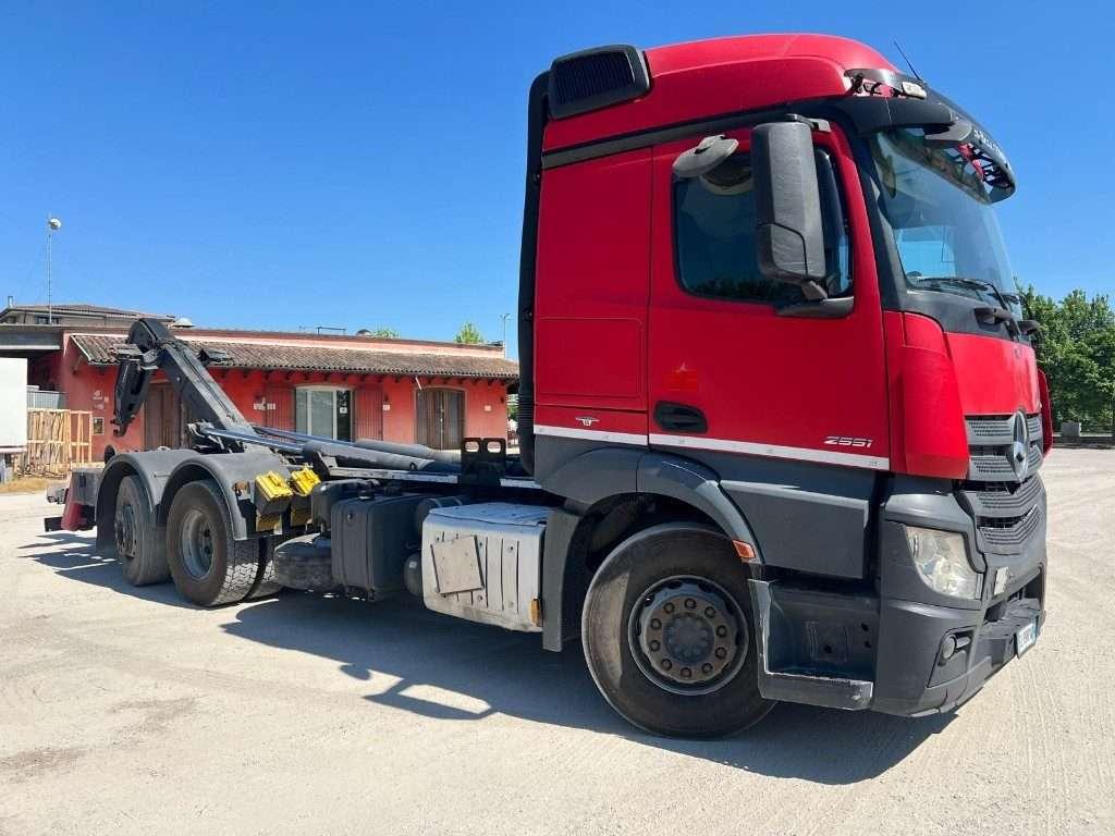 Mercedes-Benz Camion ampliroll Photo 6