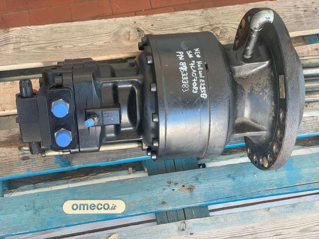 New Holland E215B Photo 17