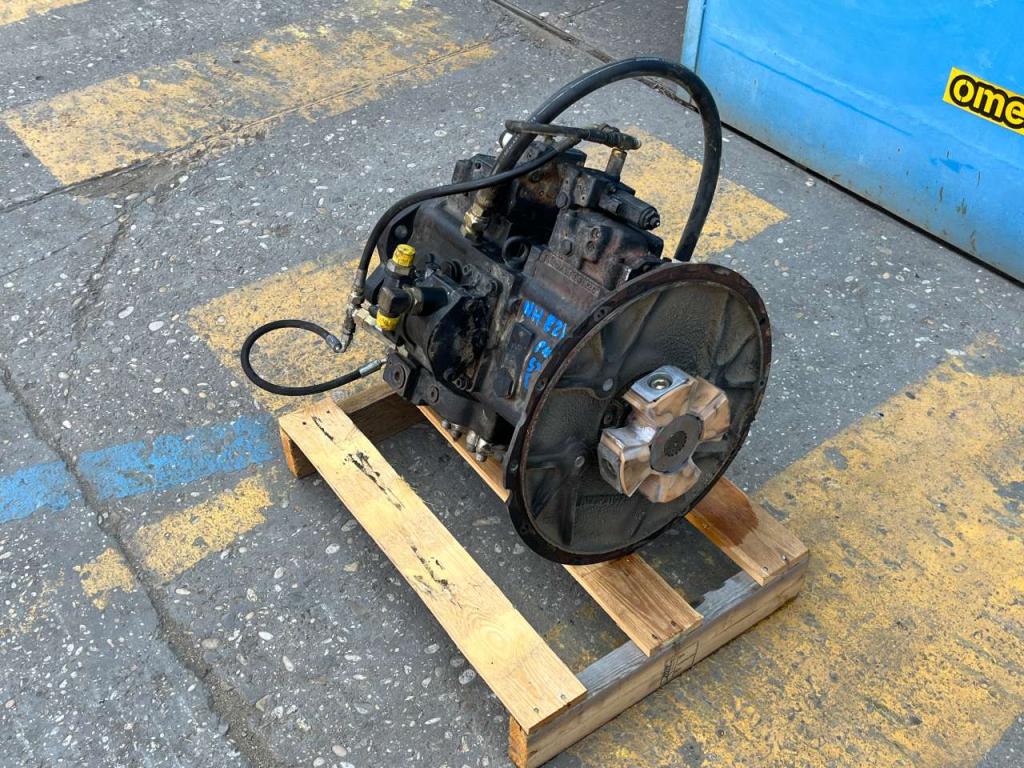 New Holland E215B Photo 23
