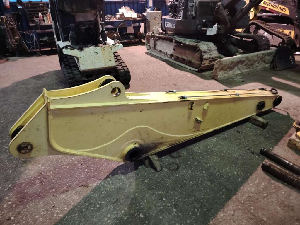 New Holland E215B Photo 28