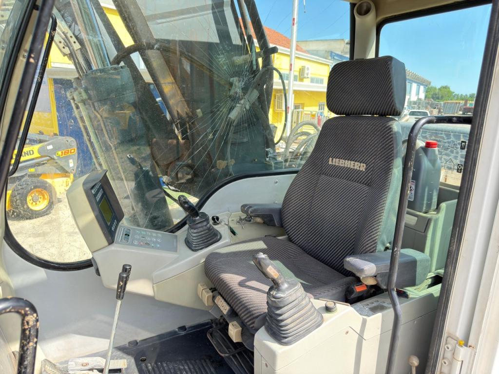 Liebherr R 900 C Litronic Photo 9