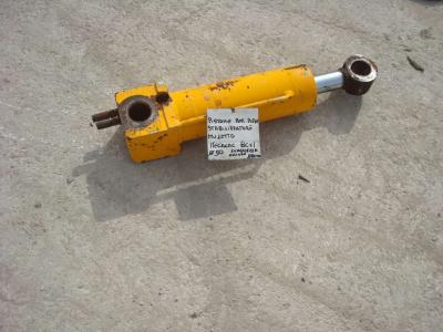 Piston stabilisateur pour muletto Mecalac 8CXI en vente par OLM 90 Srl