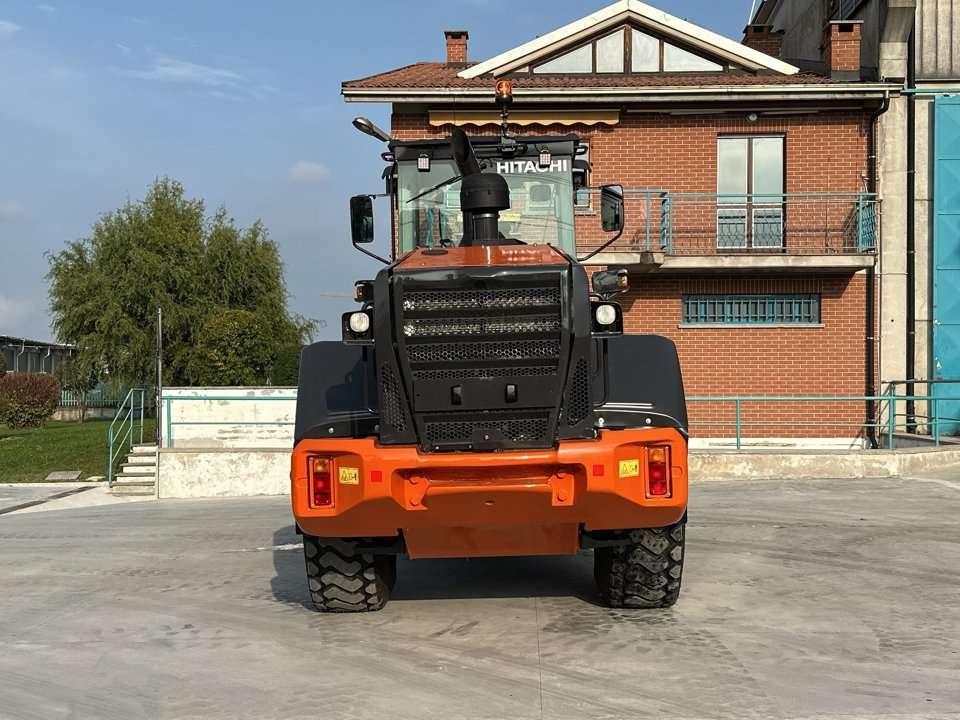 Hitachi ZW180-5B Photo 20