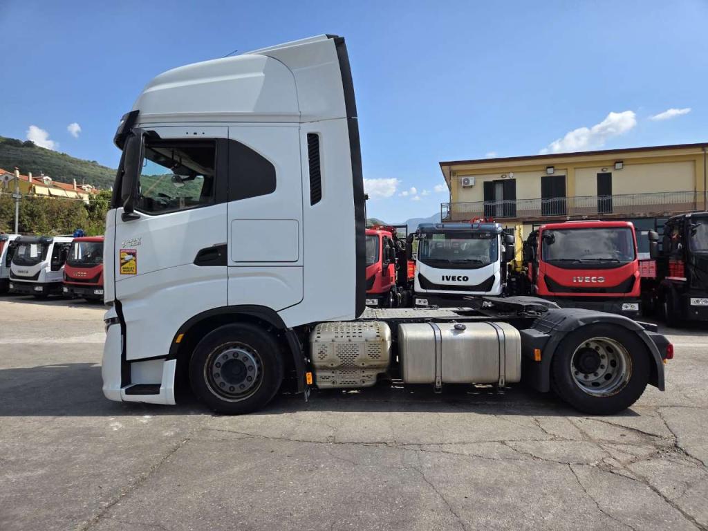 Iveco S-WAY S490 Photo 11