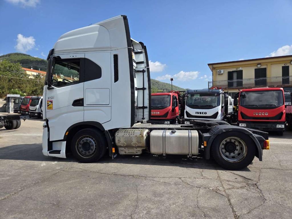 Iveco S-WAY S490 Photo 12