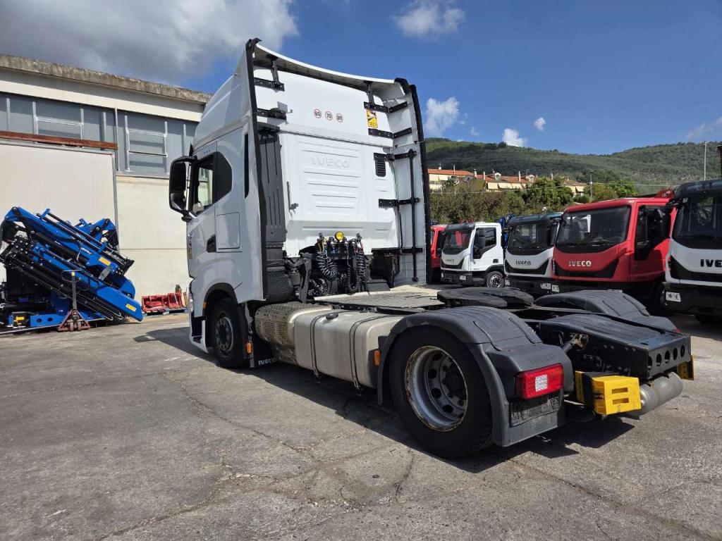 Iveco S-WAY S490 Photo 18