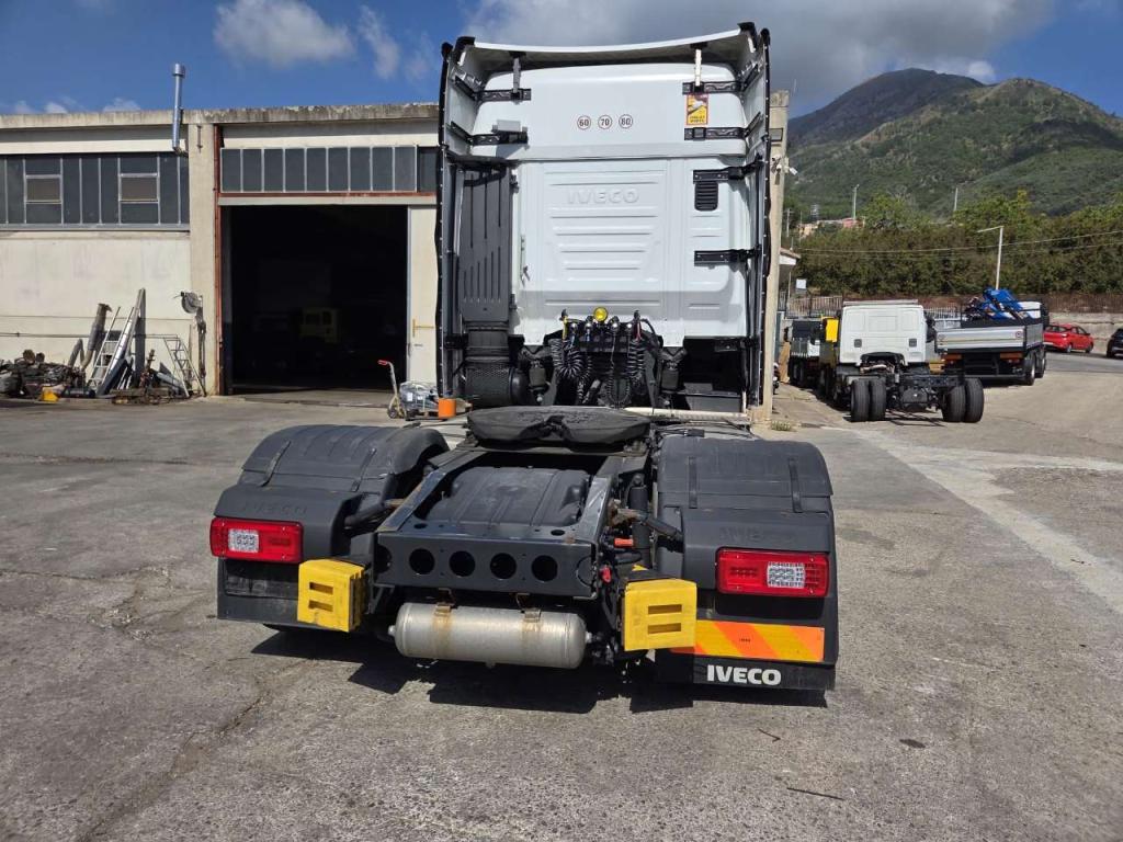 Iveco S-WAY S490 Photo 24