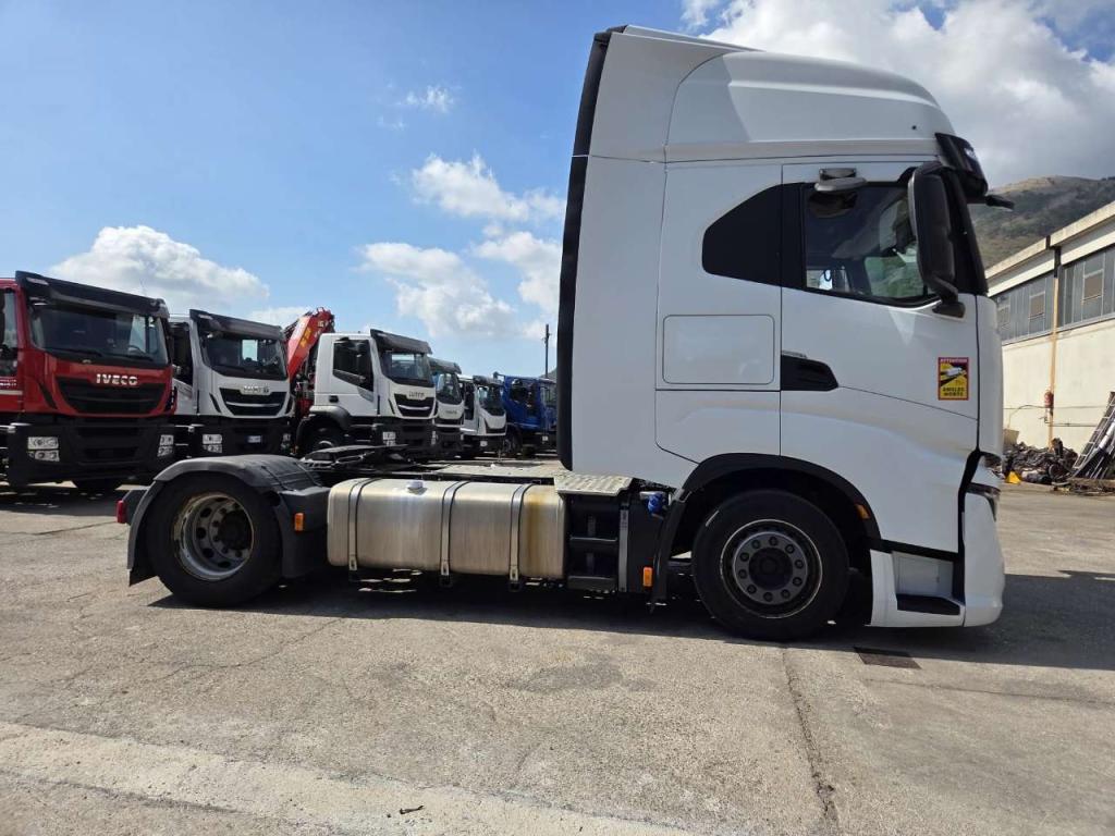 Iveco S-WAY S490 Photo 29