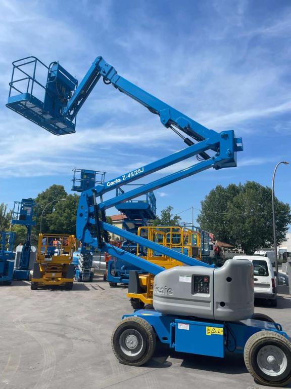 Genie Z45/25J Bienergy Photo 6