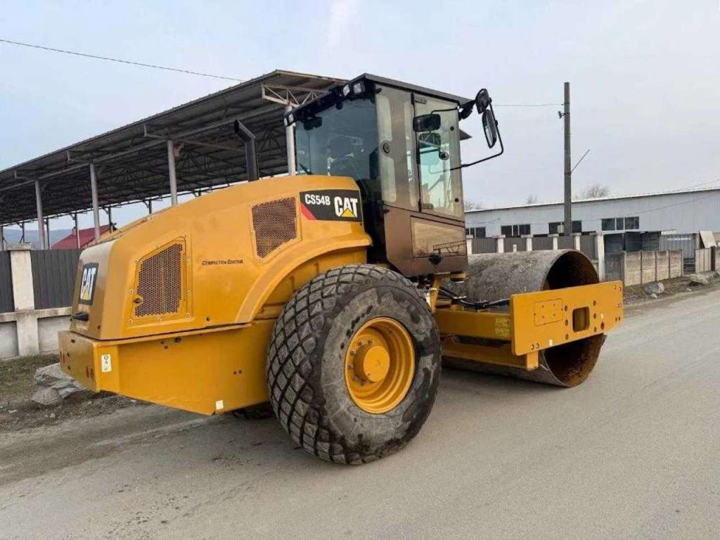 Caterpillar CS54B Photo 2